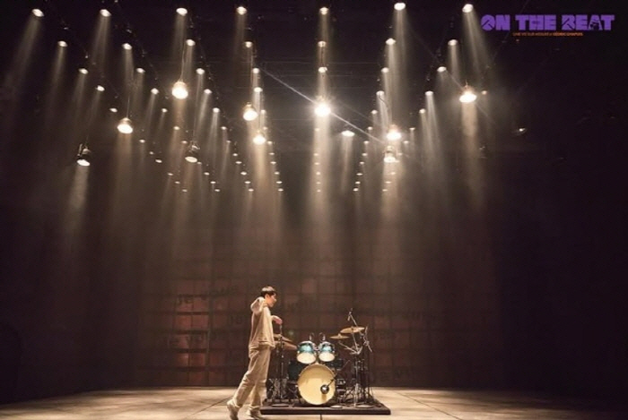 온더비트 무대.jpg