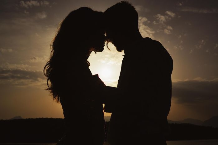 valentines-day-background-6548045_1280.jpg