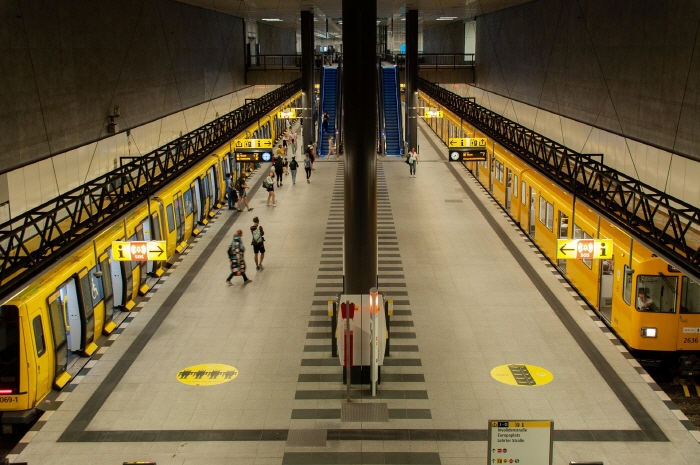[크기변환]subway-7364504_1920.jpg