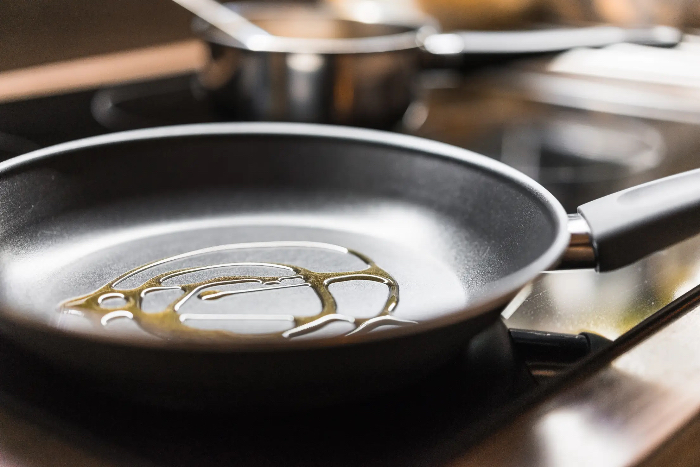 pan-with-olive-oil-ready-to-cooking.jpg.jpg