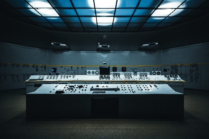 [포맷변환][크기변환]pexels-controls-1853330.jpg