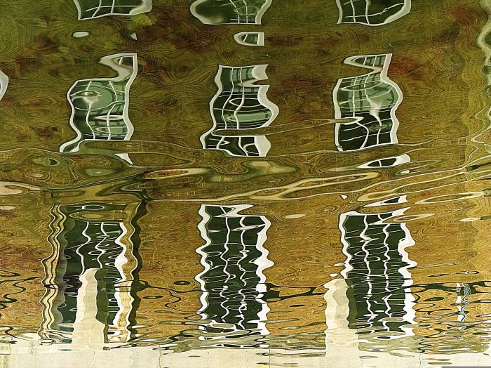 aitoff-reflection-1977040.jpg