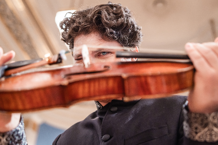 Augustin Hadelich © Suxiao Yang_1.jpg