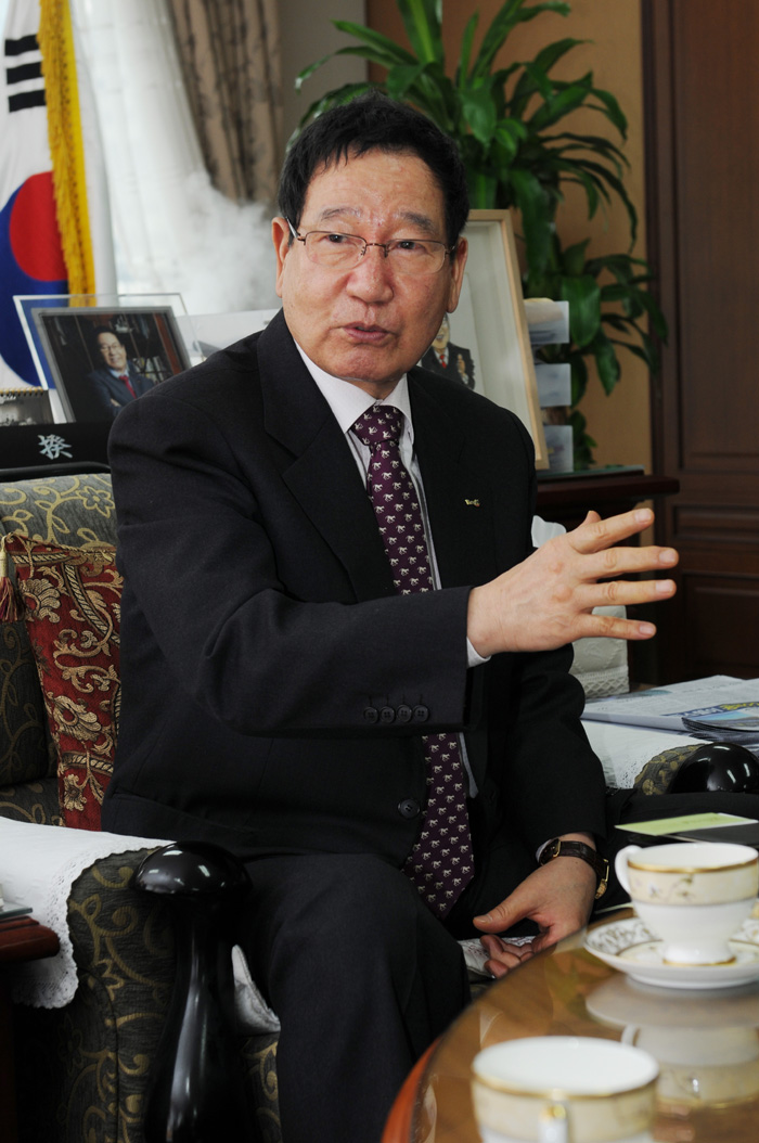이규택 메인.jpg