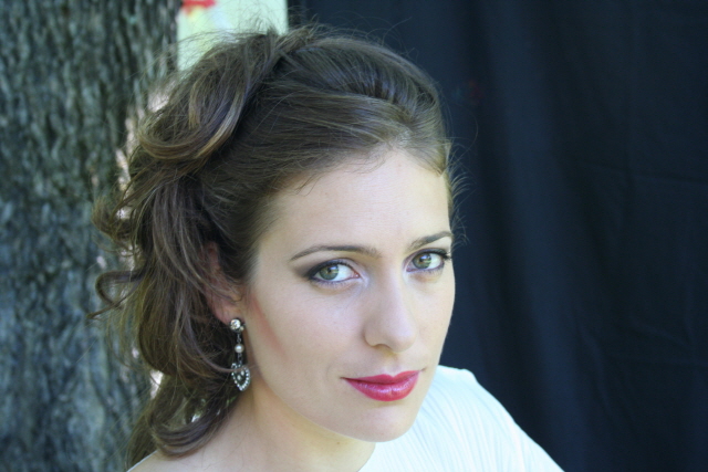 IMG_2011.JPG Joyce.JPG
