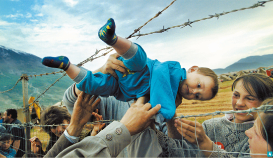 Fleeing Kosovo  캐롤 구지  The Washington Post.jpg