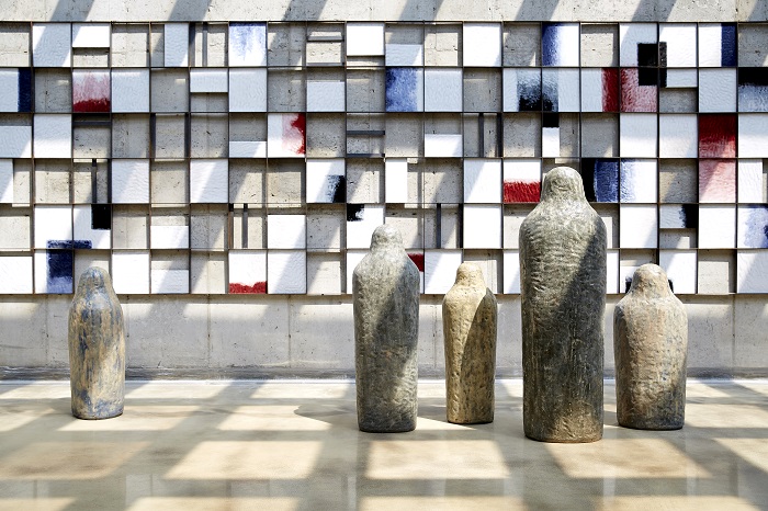 20140821_Surface%20and%20beyond_Glazed%20ceramic%20and%20steel%20frame_each%20115x200x3_5cm(total%207%20windows)_2014_jpg-.jpg