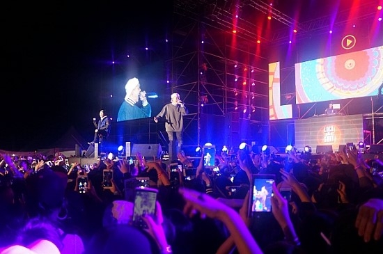AOMG1.jpg