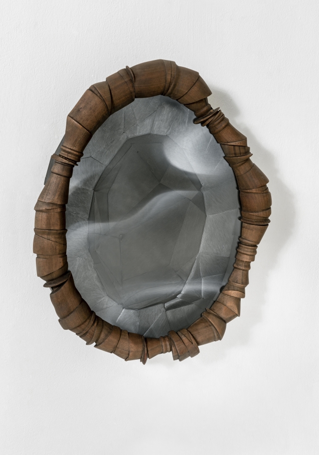 1. 박원주_Smoothing No. 0615_slumped glass. wood_45x48x12cm_2015.jpg