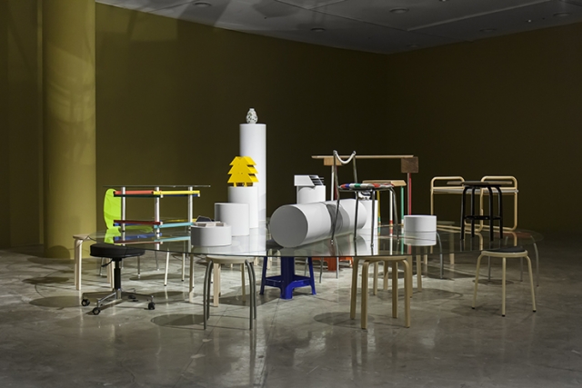길종상가_의자 위의 수작 Handworks on chairs, 의자, 오브제, 유리, 2015.jpg