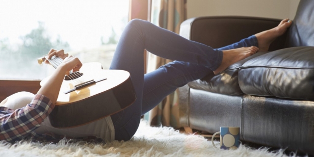 LIVING-ALONE-1024x512.jpg