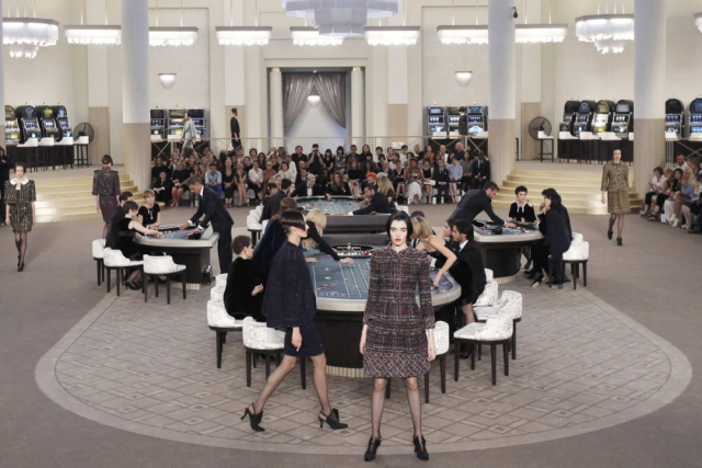 chanel-fall-winter-2015-haute-couture-collection-15-1000x666.jpg