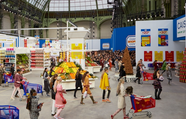 chanel-fall-winter-2014-15-ready-to-wear-looks-finale.jpg